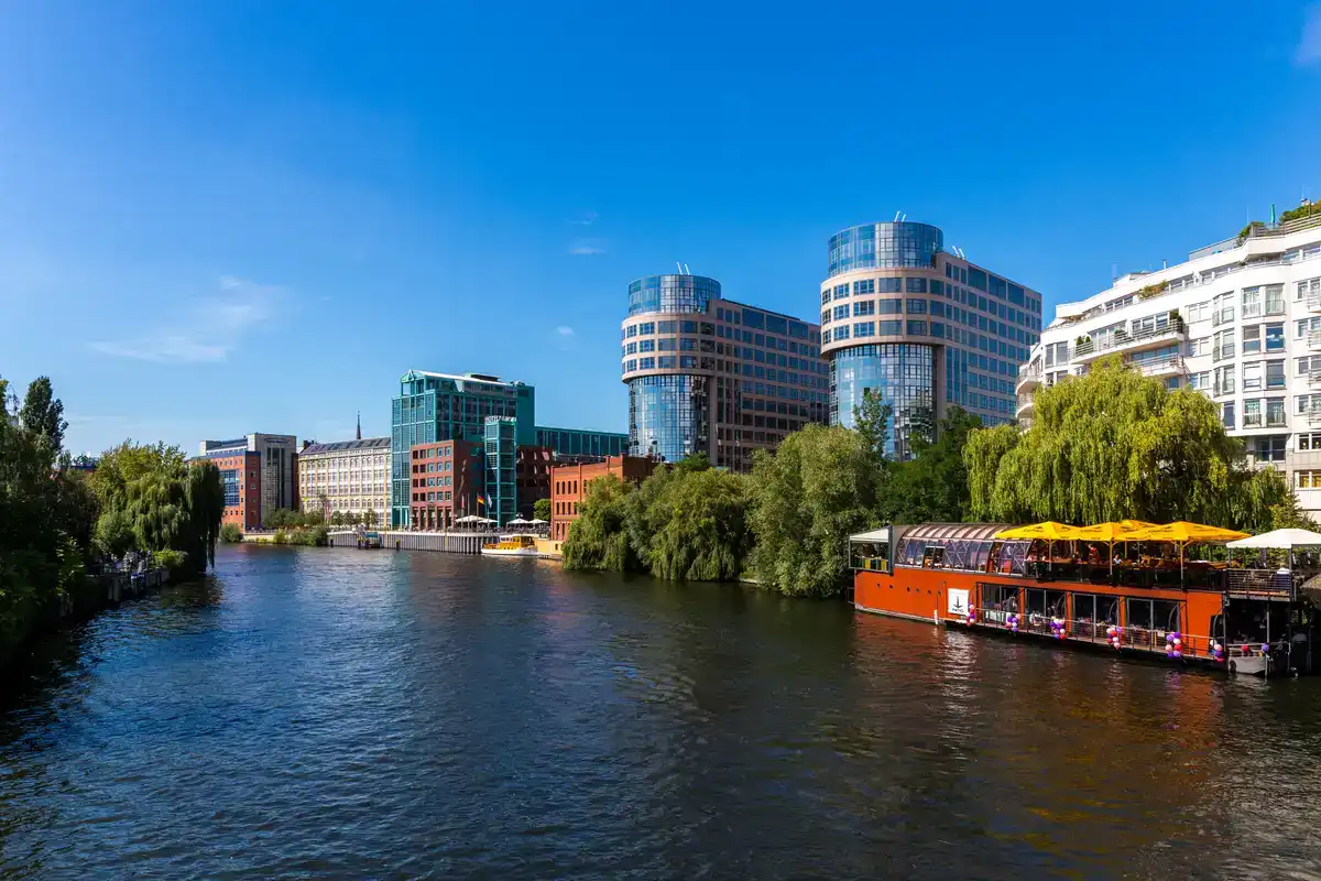 Weitläufiger Stadtpark